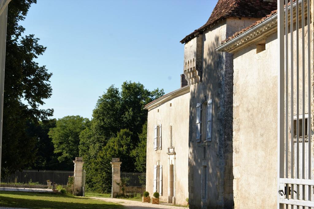 Chateau De La Combe Bed & Breakfast Puyrenier