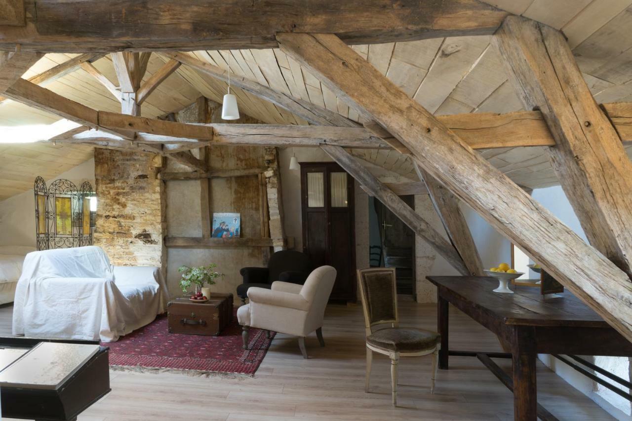 Château De La Combe Alojamento de Acomodação e Pequeno-almoço Puyrenier